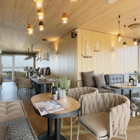 Vakantiehuis In Lembruch-dmmer With 2 Bedrooms, Wifi&indoor Swimming Pool *