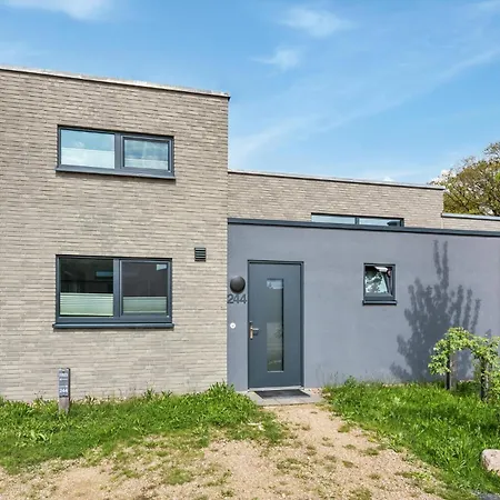 Vakantiehuis In Lembruch-dmmer With 2 Bedrooms, Wifi&indoor Swimming Pool Lembruch